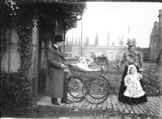 Vers 1901 - Les établissement Delcroix (voir ci-dessous)