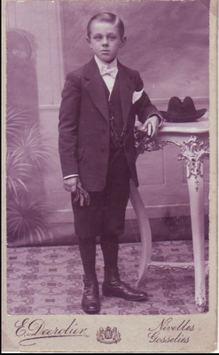 René Décamps né le 18 mai 1903 à Court-Saint-Etienne