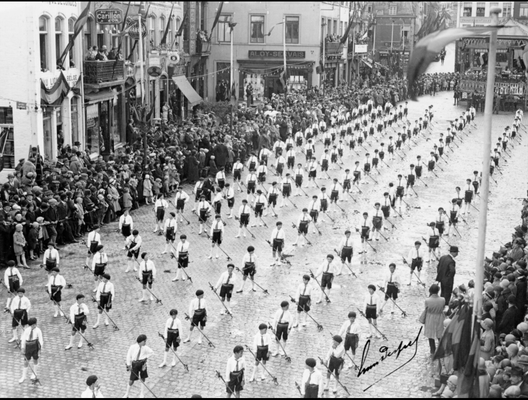 14 juillet 1930 – Fête de l'Indépendance