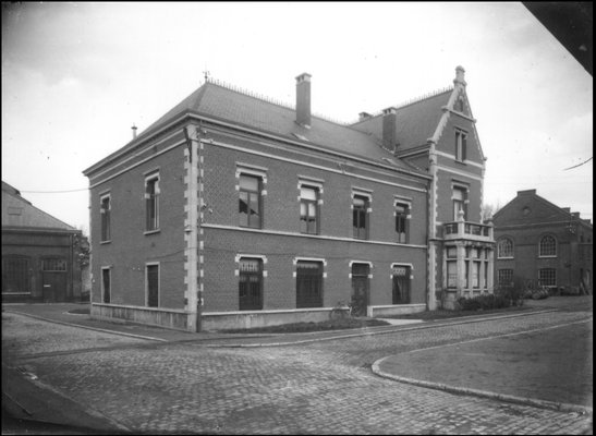 Vers 1901 - Les établissement Delcroix (voir ci-dessous)