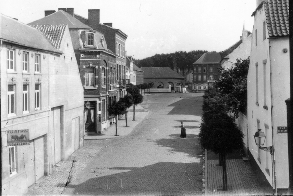 Esplanade (place Emile de Lalieux)