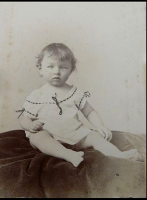 Mathilde à un an en 1896