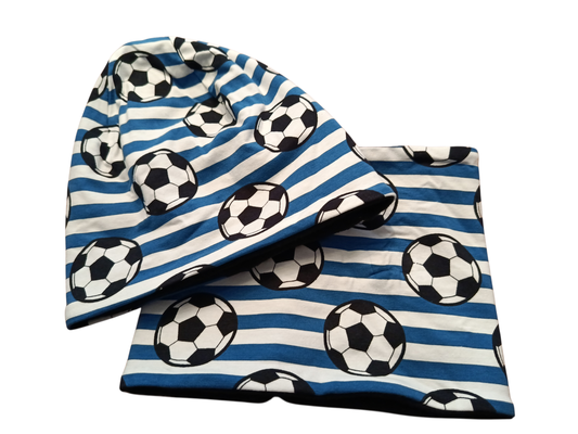 SaSch SelbstgefertigtesausSchwaben Selbstgefertigtes aus Schwaben Sarah Schäuble Handarbeit handmade selbstgemacht Beanie Mütze Loop Schlauchschal Schal Fleece Fussball Ball soccer