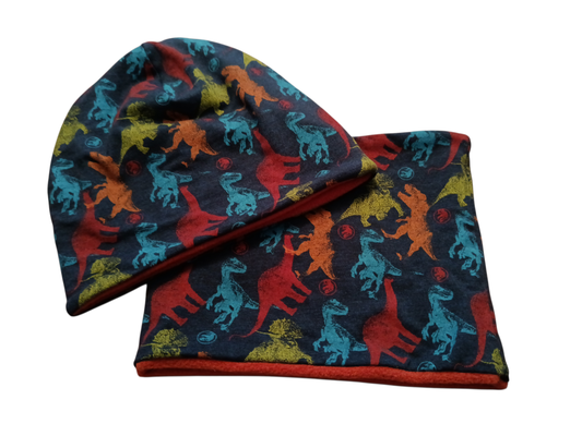 SaSch SelbstgefertigtesausSchwaben Selbstgefertigtes aus Schwaben Sarah Schäuble Handarbeit handmade selbstgemacht Beanie Mütze Loop Schlauchschal Schal Fleece Dinosaurier Dino