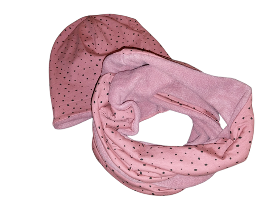 SaSch SelbstgefertigtesausSchwaben Selbstgefertigtes aus Schwaben Sarah Schäuble Handarbeit handmade selbstgemacht Beanie Mütze Loop Schlauchschal Schal Fleece gepunktet getupft Punkte Tupfen