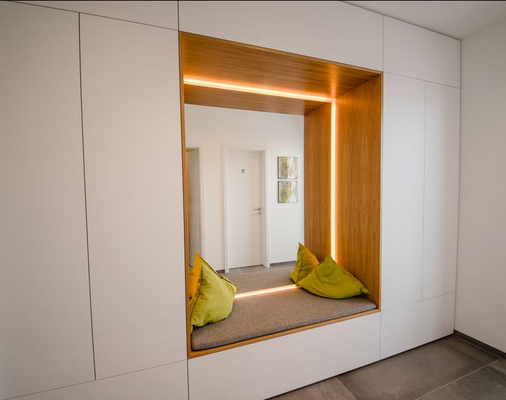 Garderobenschrank