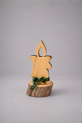 Kerze klein ; € 19 ; INFO: Holz ist ein Naturprodukt, daher können Abweichungen vorkommen.