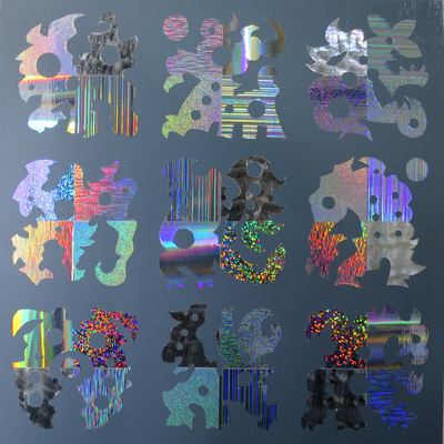 Messengers from The Mars　2017　Acrylic paint, spray, hologram sheet on panel　33.3×33.3cm　個人蔵(Private Collection)
