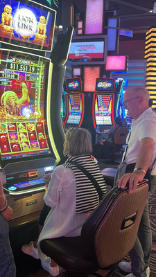 Natürli hets nöd döfe fäähle zum ih eim vo denne tuusig Casino no es paar Dollar z'verspiele :P