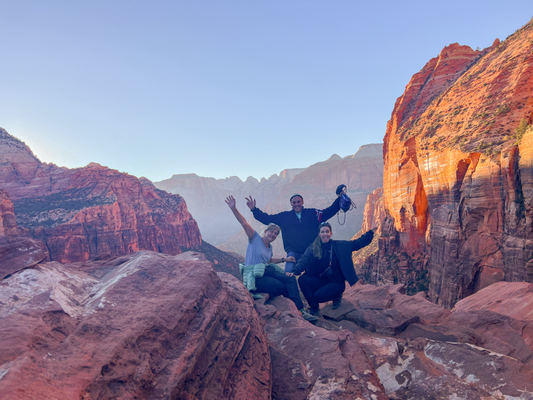 Bim Ihdunkle no en churze Hike im Zion Nationalpark