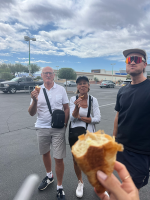 Zmorge us Ziitgründ ufem Parkplatz vorem Whole Foods :)