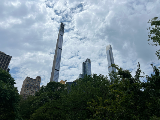 Central Park und die creepy dünne Hochhüüser rundume