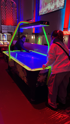 S'Wätter isch aber zimli chalt gsi, drum simmer ine Spielhalle :)