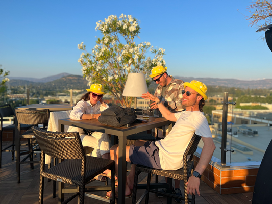 Apéro hets uf de Dachterasse vome Hotel gäh in Napa - eusi Hüet sind de Ränner gsi :'D
