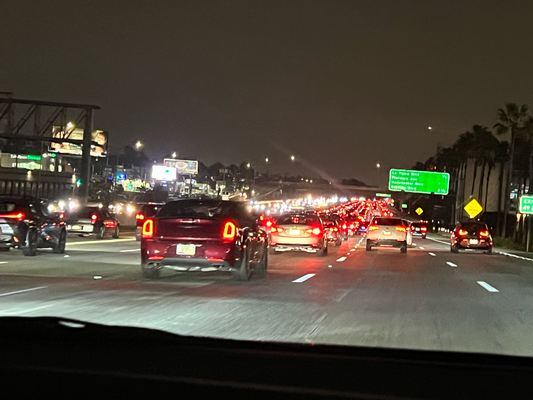 ... ä wenn das heisst nachem Znacht nomal 1h 40 Min fahre bis zu eusem Hotel in Laguna Beach