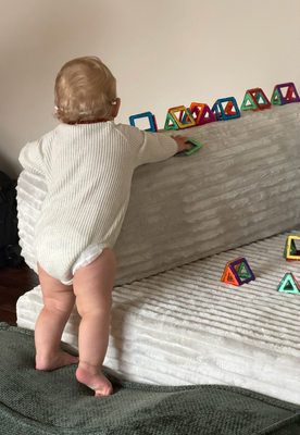Sis/euses neue Hobby; für s'Neni und de Nene: Türmli baue, für de Jayvi; aberüehre :D