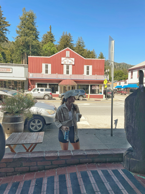 Samstigmorge in Boulder Creek, en Kaffi für uf de Weg 