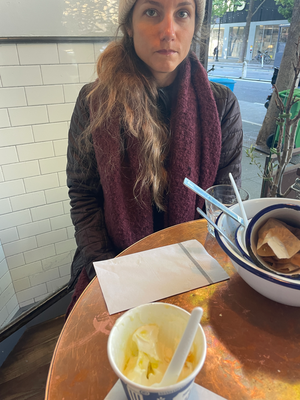 D'Jasi het nemli entli mal welle s'griechische Frozen Yoghurt welle usprobiere, mit Olive Öl und Salz - zum chot** gsi^^