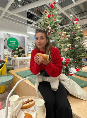 Uppsiii, git en IKEA ih de Stadt, und wie mer weiss; wenn IKEA, denn Hotdog und Vegiedog für 1.25 Dollar 