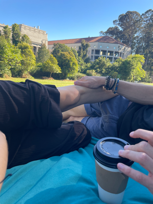 Mir am Sunne gnüsse mitem grüstigste Matcha und Kaffi sit langem, haha