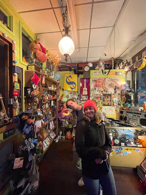 7.2 De ganz Morge voll gschifft. Mer hend eus denn mit eusem Bsuech im Haight Ashbury troffe, und sind denn id Pawn Club Speakeasy Bar :D Zum inecho hetmer öppis "amazing, unordinary" müsse mitbringe :D (en grosse Stift usem MisoMi hets tue)