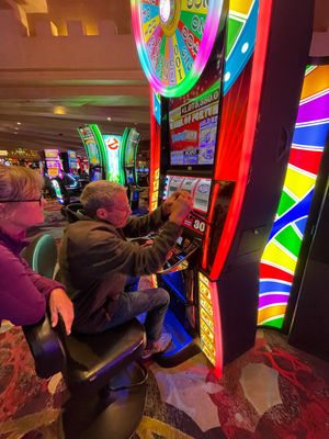 .... und natürli no go gamble. Chasch ja nöd andersch wenns unde im Hotel scho es Casino het.