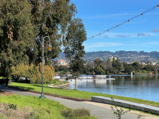 Am sunnige Sunntig um de Lake Merritt gloffe...