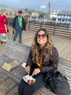 Nöchsti Stop Pismo Beach: Old West Cinnamin Rolls - no words needed, smile says it all!
