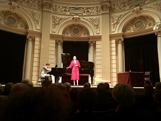 Het Koninklijk Concertgebouw: Verjaardag van de Kleine Zaal. Liederen van Debussy en Mahler - Masterclass Jard van Nes