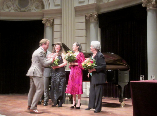 Het Koninklijk Concertgebouw: Verjaardag van de Kleine Zaal - Masterclass Jard van Nes met Lucie van Ree