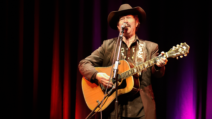 Im Rahmen seiner Bipolar World Tour spielt Kinky Friedman nur ein Konzer in Deutschland