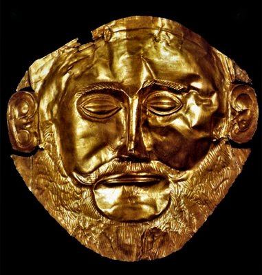 Unter den hunderten von Schmuckstücken, befindet sich auch die weltberühmte "Goldmaske des Agamemnon". Das Original kann in Athen im archäologischen Museum bestaunt werden. Hier im Museum gibt es eine Kopie davon.