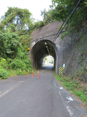 旧のトンネル