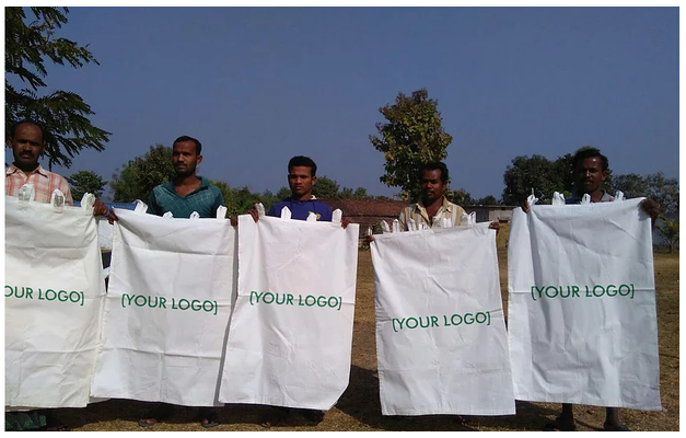These cotton bags can be customized with your logo.