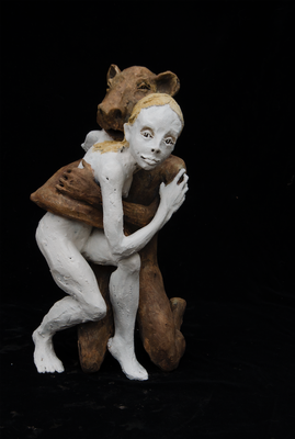 la femme et l´ours 2018 Terracotta 80 x 46 x 69 cm