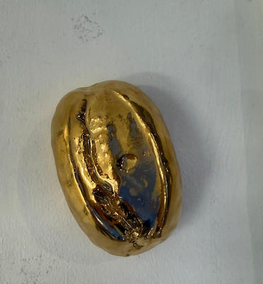 GOLDEN BUN 2024 Glasiertes Porzellan, gold  10 x 6 x 5 cm