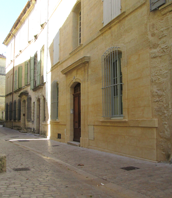 22 rue du Dr Blanchard, Uzès (30) - Changement en tiroir des pierres de parement du rez-de-chaussée et nettoyage des étages