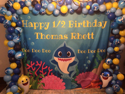Air-filled balloon garland organic under sea shark
