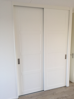 Schuifdeurkast met softclosing deuren