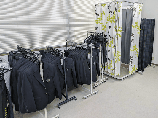 滋賀菅公学生服 大津支店内観