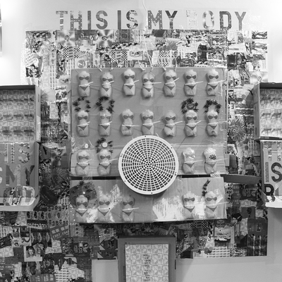 Enter_the_Amazing_Virginia_Vice_Shopel_2009__Installation_Aktion_mit_G_Kattke__Opera_North_Leeds_England__copyright Wassermann