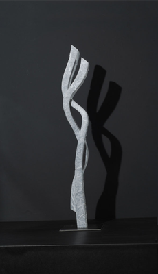 Frank Teufel, 2021, 21019, Blaufalter Marmor, Höhe 99cm, Exponat verkauft, Galerie Leander Rubrecht, Wiesbaden