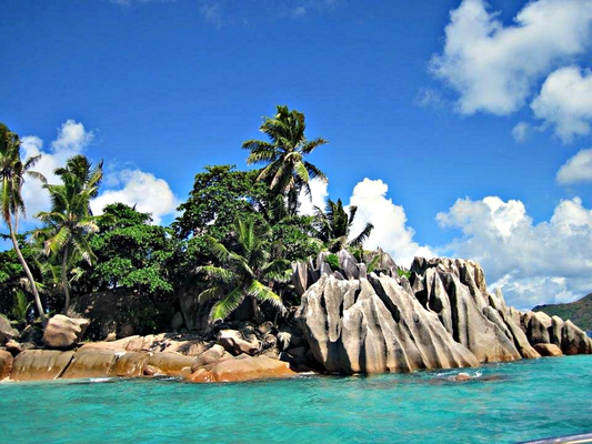 Strand der Seychellen - Erlebe Deinen exklusiven Urlaub auf den Seychellen! In Deiner Reiserei, Reisebüro in Berlin Brandenburg