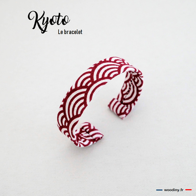 Bracelet rouge motif japonais