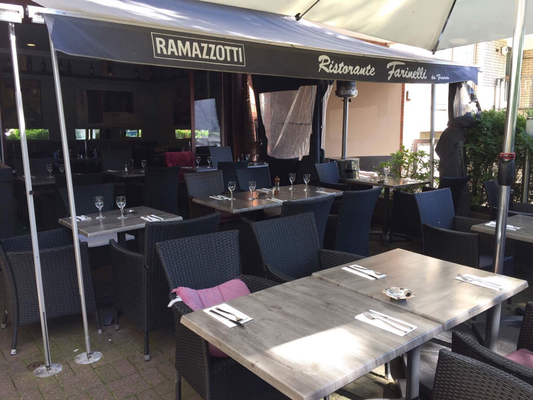 Windgeschützte beheizte Terrasse / Heated terrace sheltered from the wind / Terrazza riscaldata protetta dal vento