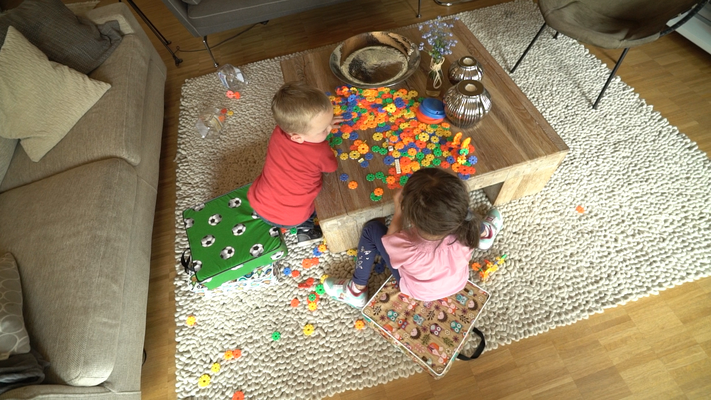 Sitzerhöhungen als Bodenkissen im Wohnzimmer