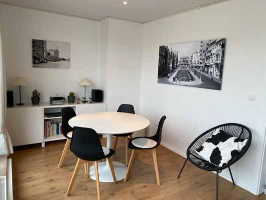 coin a manger de l'appartement à louer, idéal pour des vacances en famille ou entre amis à Ostende