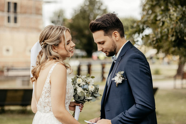 Brautstyling in Münster, Borken, Coesfeld, Steinfurt und Warendorf – natürliches Braut-Make-up und elegantes Hairstyling für den Hochzeitstag