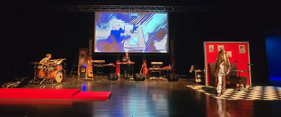 Photo de la scénographie du BD Concert: L'Homme à la tête de lion.
