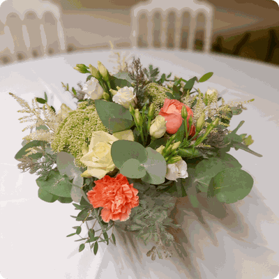 Ros Arum_mariage tons blanc et corail_centre de table_fleuriste mariage rumilly
